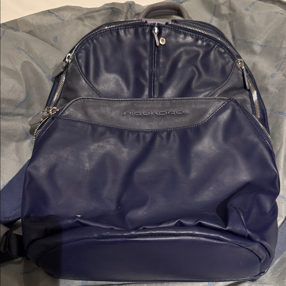 Piquardo Authentic Navy Leather Unisex Padded Backpack